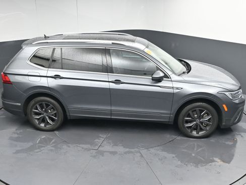 Used 2022 Volkswagen Tiguan SE image 32