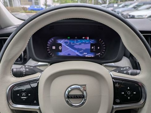 Certified 2024 Volvo XC60 B5 Plus w/ Protection Package Premier AWD/4WD image 38