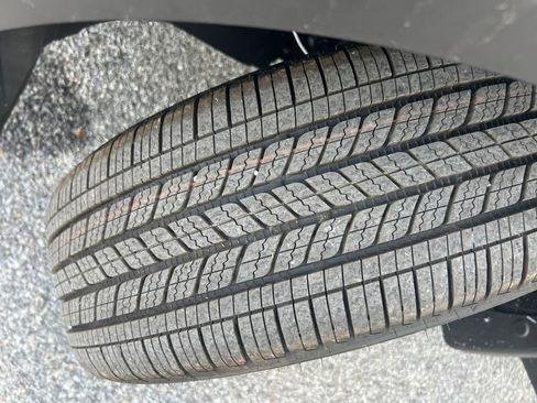 Certified 2025 Nissan Kicks SR image 28