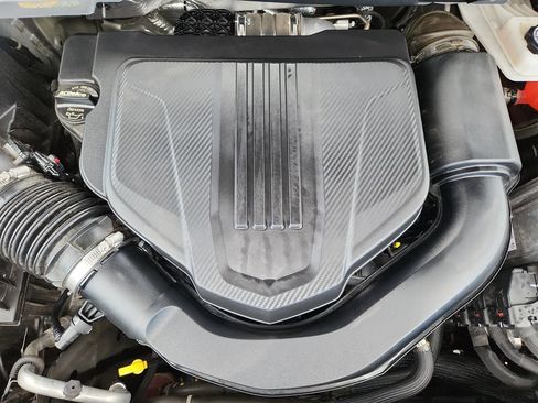 Used 2024 Chevrolet Traverse LT FWD image 25