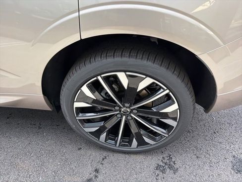 New 2026 Volvo XC60 B5 Ultra w/ Protection Package Premier image 6
