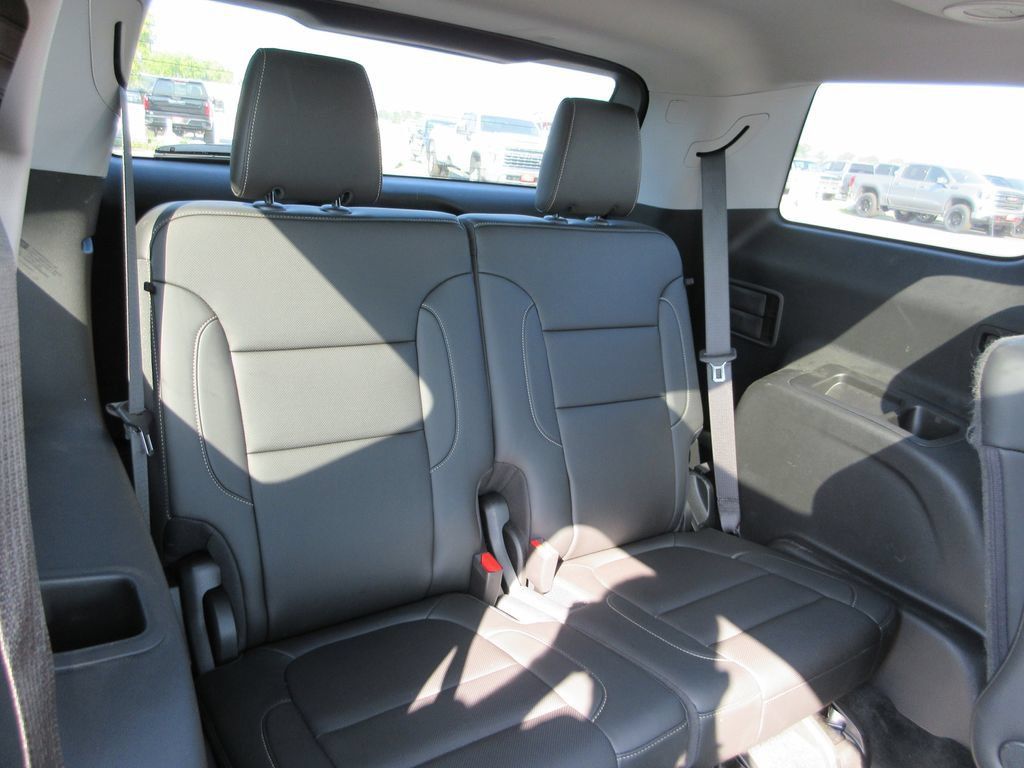 Certified 2022 GMC Acadia SLT w/ Preferred Package FWD image 27