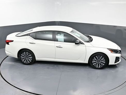 Used 2025 Nissan Altima 2.5 SV image 44