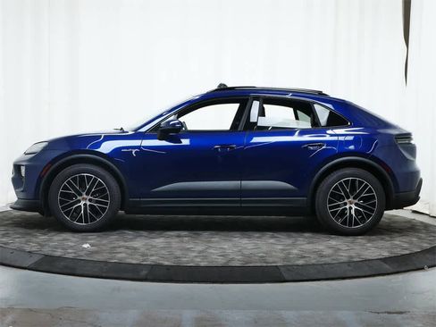 Used 2025 Porsche Macan 4 Electric image 2