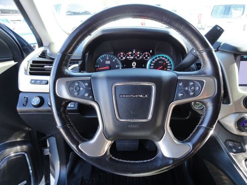 Used 2018 GMC Yukon Denali image 23