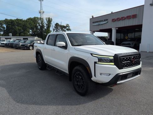 Used 2023 Nissan Frontier PRO-4X w/ Pro-4X Premium Package image 7