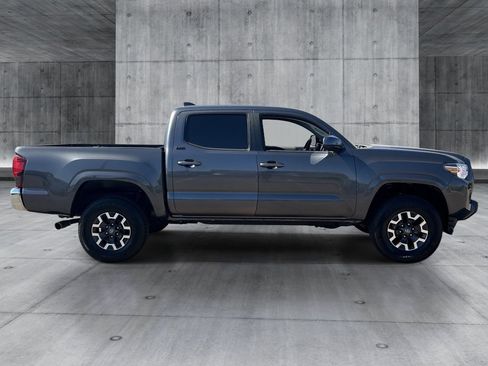Used 2020 Toyota Tacoma SR5 RWD image 6
