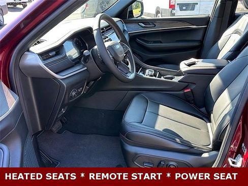 New 2025 Jeep Grand Cherokee Limited image 4