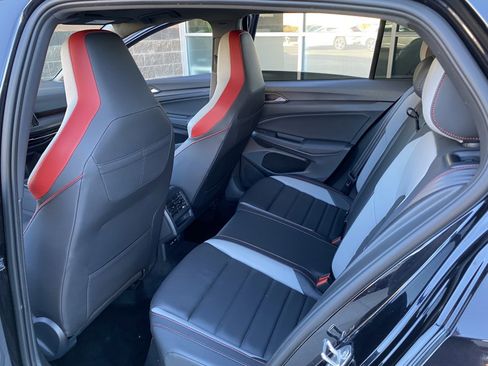 Used 2022 Volkswagen GTI SE image 17