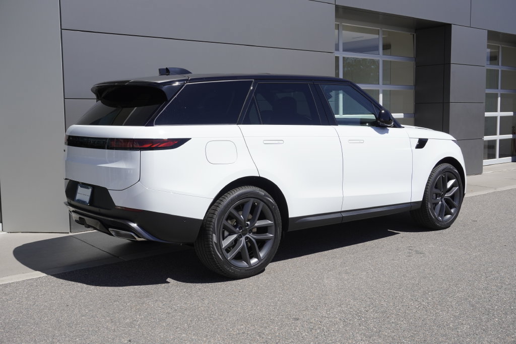 New 2026 Land Rover Range Rover Sport SE AWD/4WD image 4
