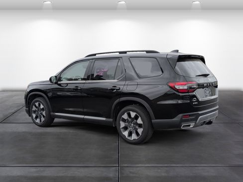 Certified 2026 Honda Pilot Elite image 3