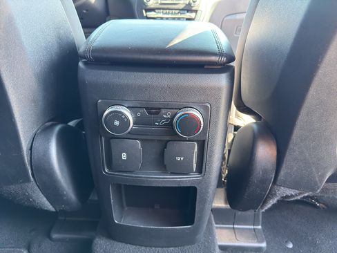 Used 2020 Ford Explorer XLT RWD image 19