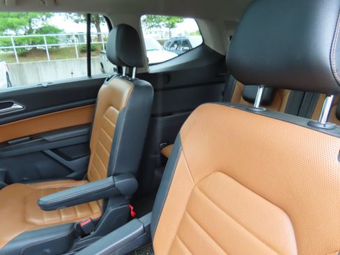 Used 2019 Volkswagen Atlas SEL Premium AWD/4WD image 33