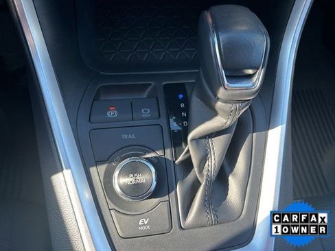Used 2021 Toyota RAV4 XLE image 22