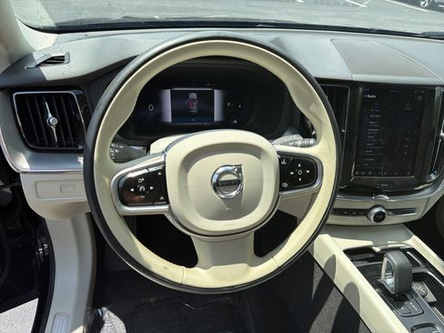 Certified 2023 Volvo XC60 B5 Core w/ Climate Package AWD/4WD image 18
