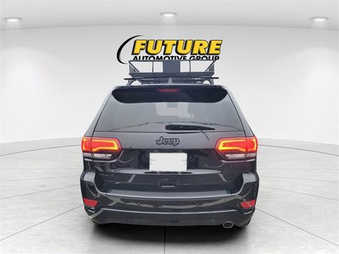 Used 2020 Jeep Grand Cherokee Altitude image 4