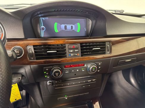 Used 2012 BMW 335i Convertible w/ M Sport Pkg image 26