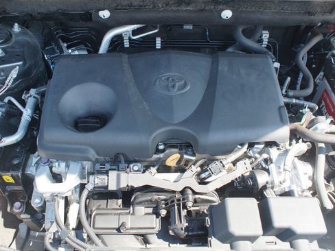 Used 2022 Toyota RAV4 XLE Premium AWD/4WD image 27