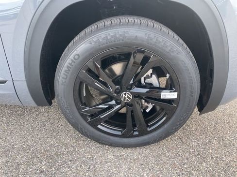New 2026 Volkswagen Atlas Cross Sport SEL R-Line image 23