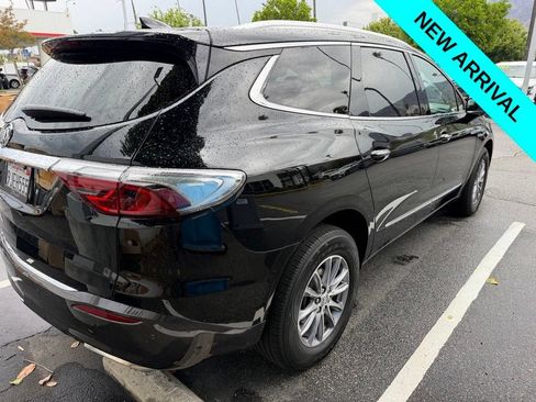 Used 2024 Buick Enclave Essence FWD image 3