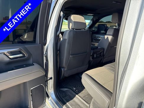 Used 2024 Chevrolet Silverado 2500 ZR2 w/ Technology Package AWD/4WD image 7