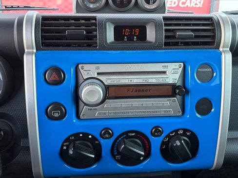 Used 2007 Toyota FJ Cruiser Base image 9