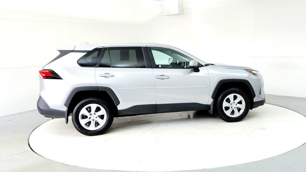 Certified 2025 Toyota RAV4 LE AWD/4WD image 6