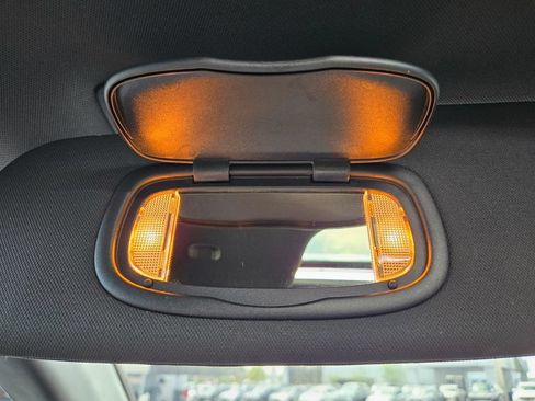 Used 2019 Chrysler Pacifica Limited w/ Advanced Safetytec Group FWD image 45