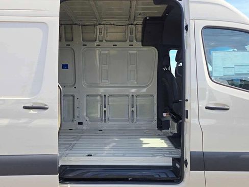 Used 2026 Mercedes-Benz Sprinter 2500 image 14