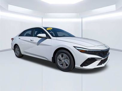 Used 2026 Hyundai Elantra SE w/ Cargo Package