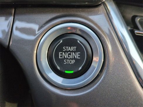 Used 2024 Chevrolet Trax ACTIV w/ Sunroof Package image 16