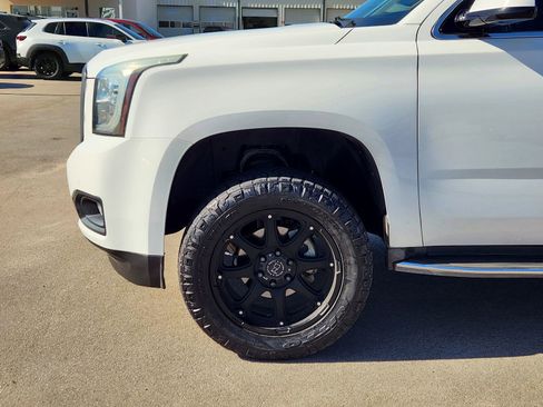 Used 2016 GMC Yukon SLE w/ Convenience Package image 9