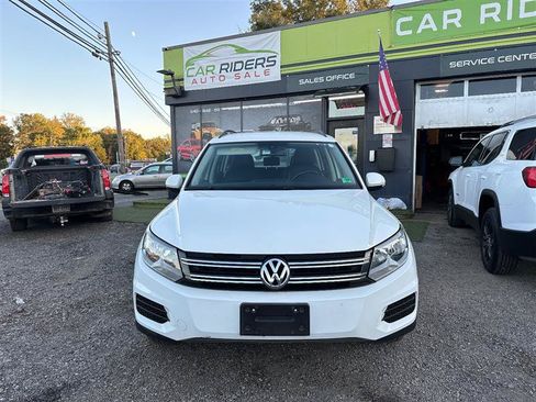 Used 2017 Volkswagen Tiguan S AWD/4WD image 2