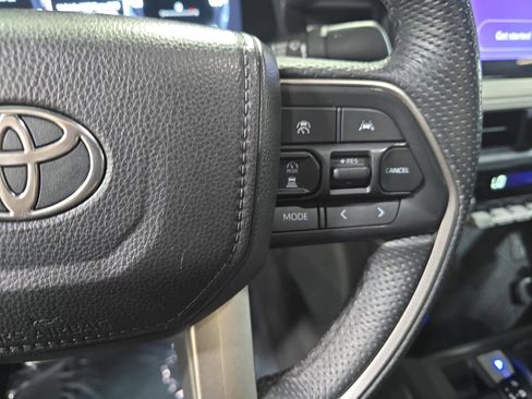 Used 2024 Toyota Tacoma TRD Off-Road image 18