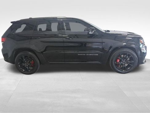Used 2017 Jeep Grand Cherokee SRT AWD/4WD image 4