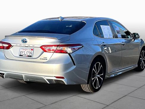 Certified 2019 Toyota Camry SE image 12
