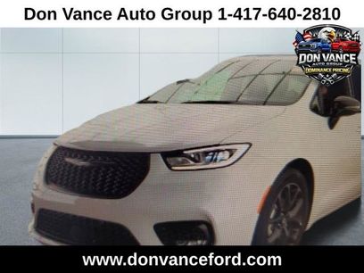 Used 2025 Chrysler Pacifica Limited