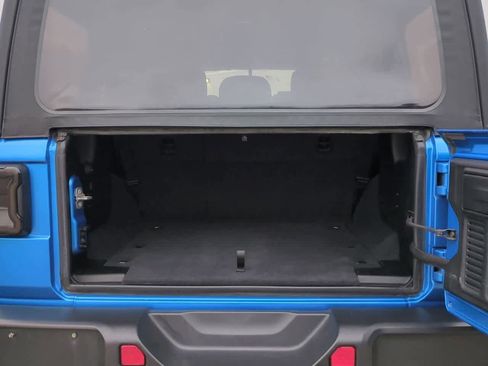 Used 2021 Jeep Wrangler Unlimited Rubicon w/ Cold Weather Group image 32