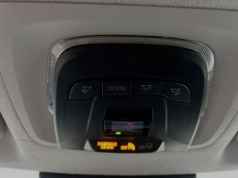 Used 2024 Toyota Corolla Cross XLE FWD image 21