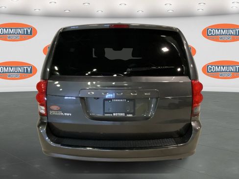Used 2018 Dodge Grand Caravan SE image 6