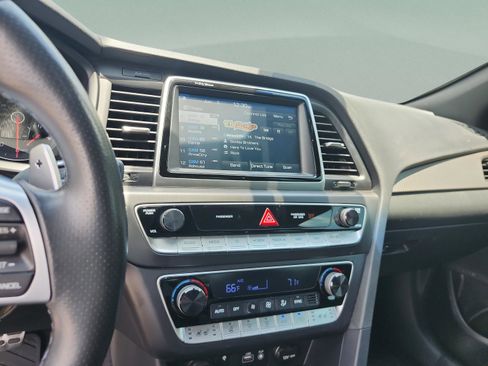 Used 2019 Hyundai Sonata Limited FWD image 12
