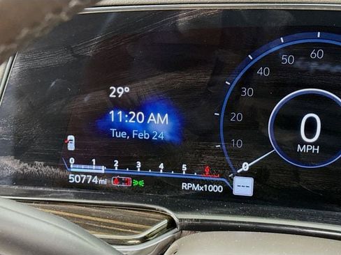 Used 2023 Cadillac Escalade ESV Premium Luxury image 15