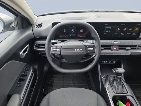 Used 2025 Kia K4 FWD image 14