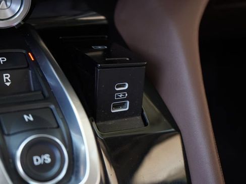 Used 2024 Acura MDX SH-AWD w/ Technology Package image 25