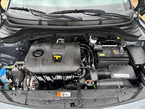 Used 2025 Kia Soul LX w/ LX Technology Package FWD image 30