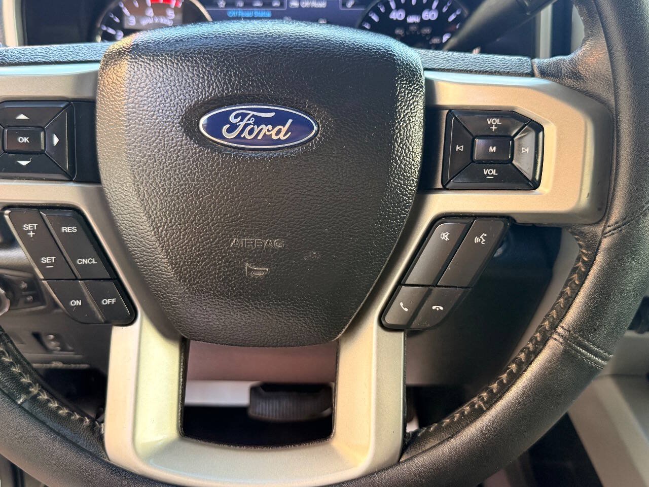 Used 2019 Ford F250 Lariat w/ Lariat Ultimate Package AWD/4WD image 25