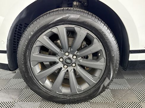 Used 2019 Land Rover Range Rover Velar R-Dynamic SE image 37