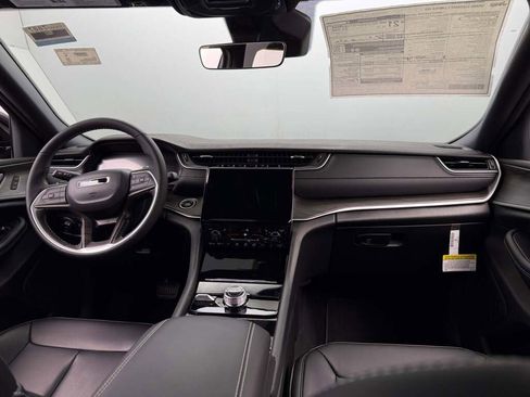 New 2025 Jeep Grand Cherokee L Limited image 22