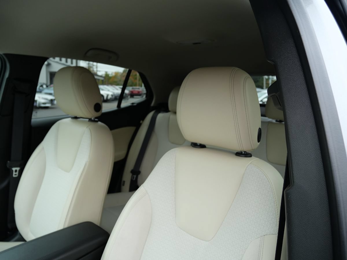 Used 2023 Buick Encore GX Preferred FWD image 11