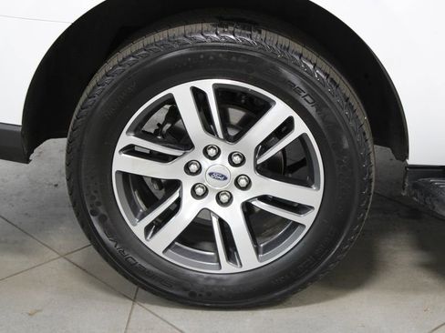 Used 2024 Ford Expedition Limited image 14